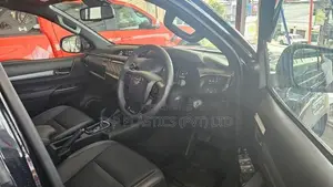 Toyota Hilux Rocco 2.4 2025