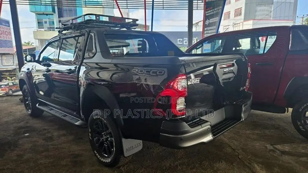 Toyota Hilux Rocco 2.4 2025