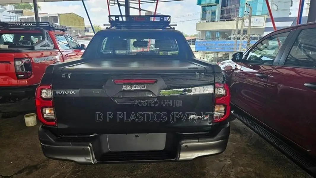 Toyota Hilux Rocco 2.4 2025