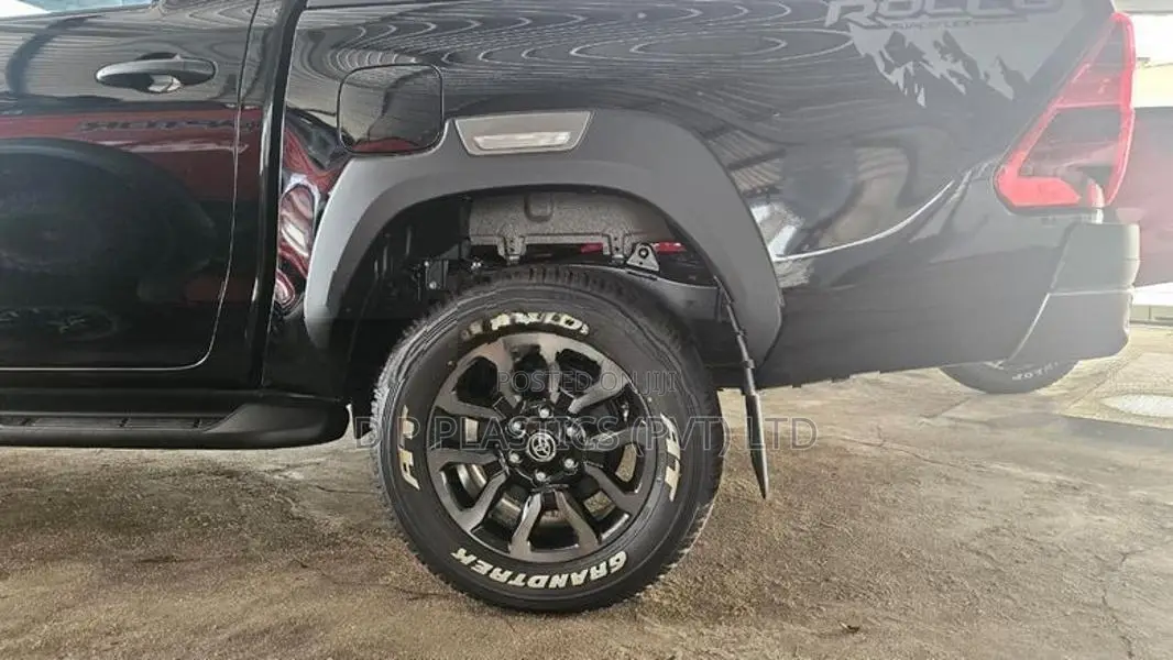 Toyota Hilux Rocco 2.4 2025