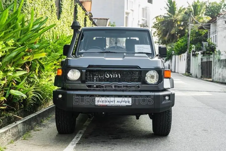 Toyota Land Cruiser 79 2.8D 2025