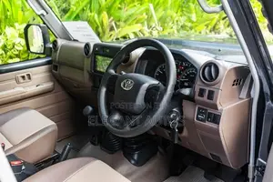 Toyota Land Cruiser 79 2.8D 2025