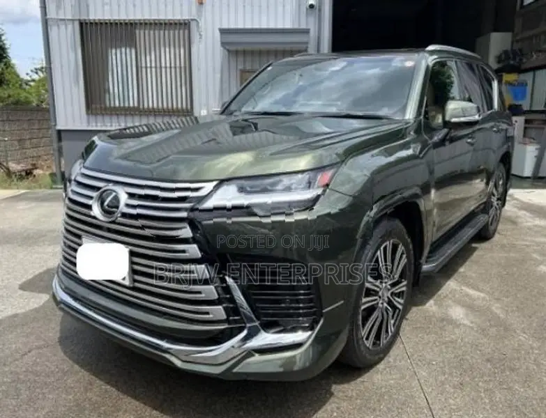 Lexus LX600 2025