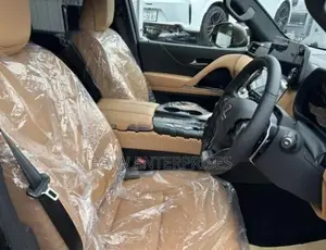 Lexus LX600 2025