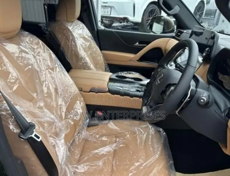 Lexus LX600 2025