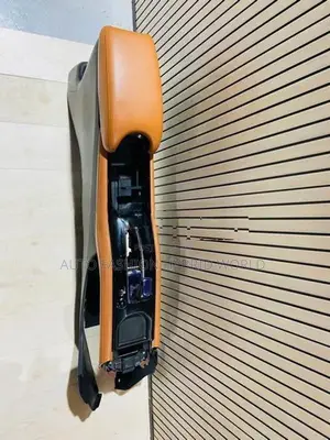 HONDA VEZEL CONSOLE BOX PANEL