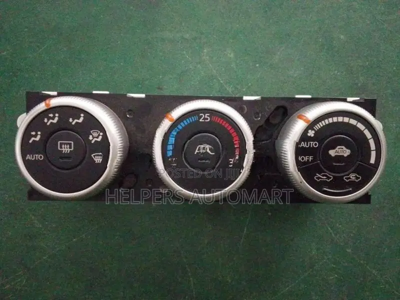 NISSAN Bluebird G11 AC control pannel