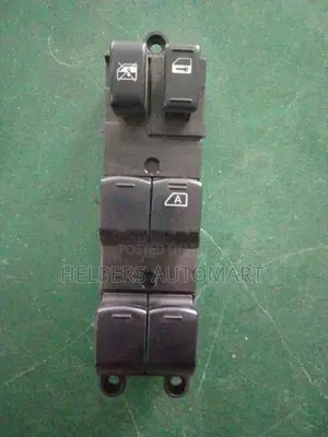 NISSAN Bluebird G11 Door master switch