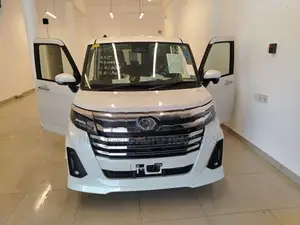 Toyota Roomy Custom G 2023