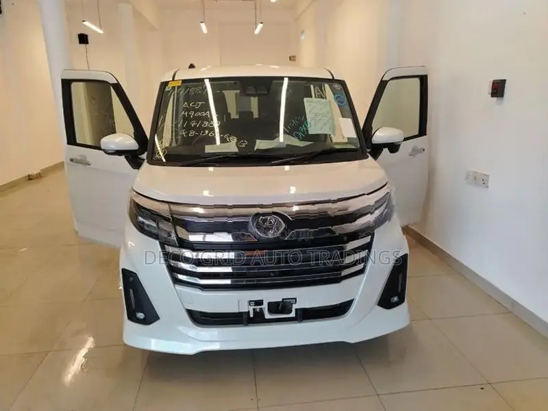 Toyota Roomy Custom G 2023