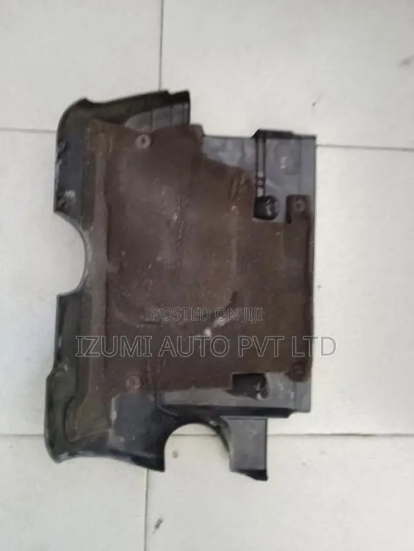 Nissan bluebird sylphy G11/Tiida C11EngineTop cover
