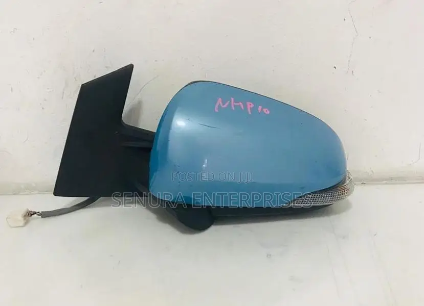TOYOTA AQUA NHP10 SIDE MIRROR LH