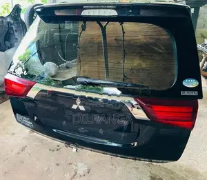 Mitsubishi Outlander PHEV Tail Door