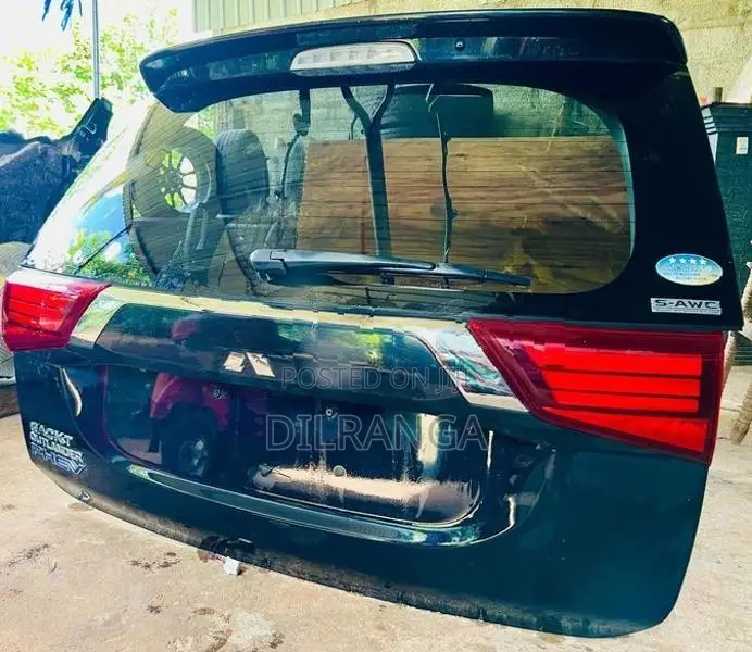 Mitsubishi Outlander PHEV Tail Door