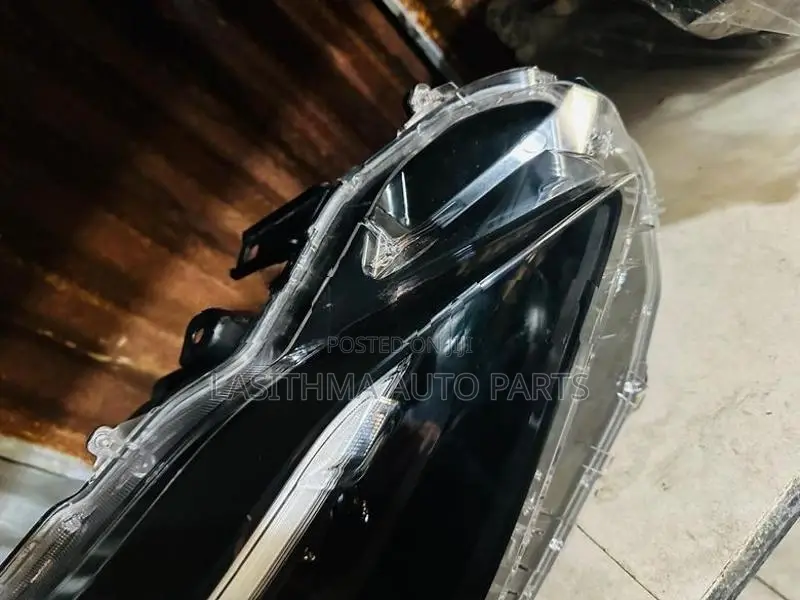 Yariss Cross Head Lamp