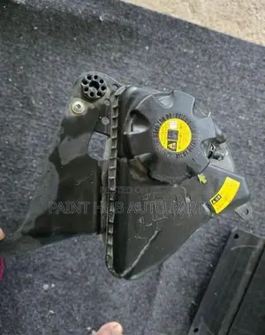 BMW 520d F10 Coolant Tank
