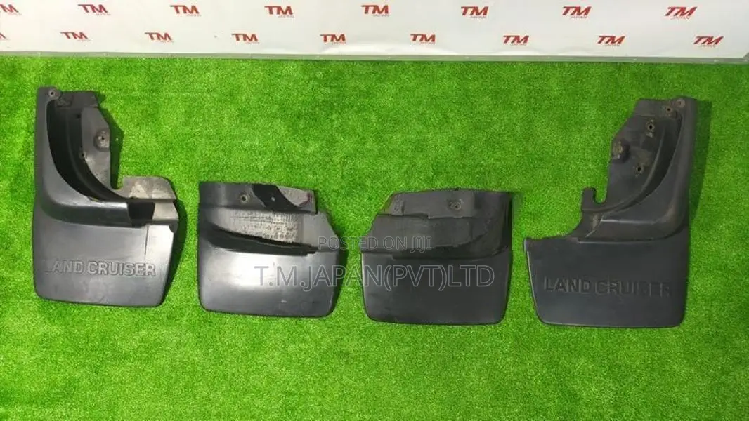 Toyota Land Cruiser Mad Flaps