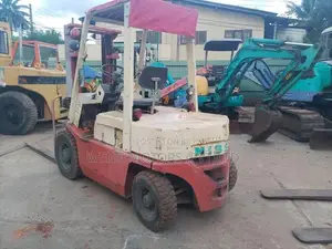 Nissan 2 ton gasoline forklift