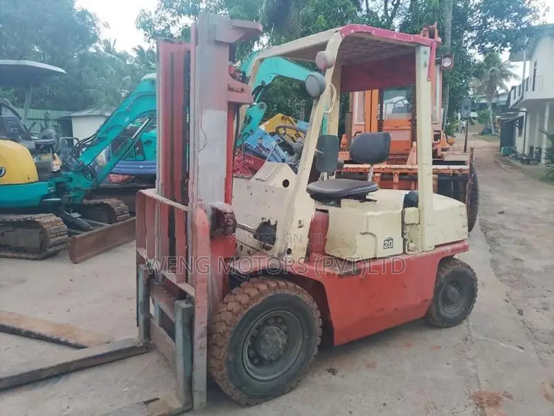 Nissan 2 ton gasoline forklift