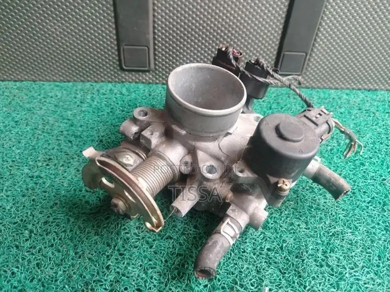 Nissan Sunny N16 Throttle Body