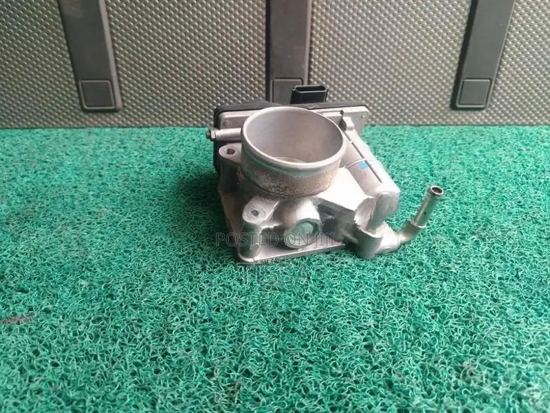 Nissan Bluebird G11 HR15 Throttle Body