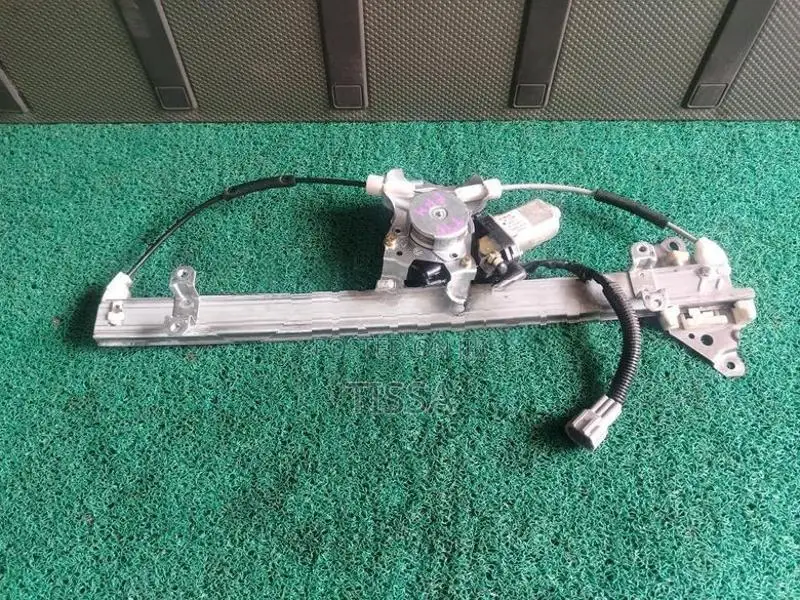 Nissan X Trail T30 Front Door Winder