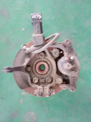 NISSAN Tiida Sc11 front Hub