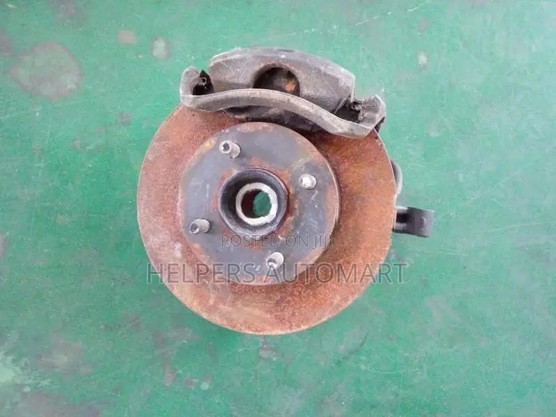 NISSAN Tiida Sc11 front Hub