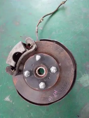 Toyota AQUA NHP10 front Hub