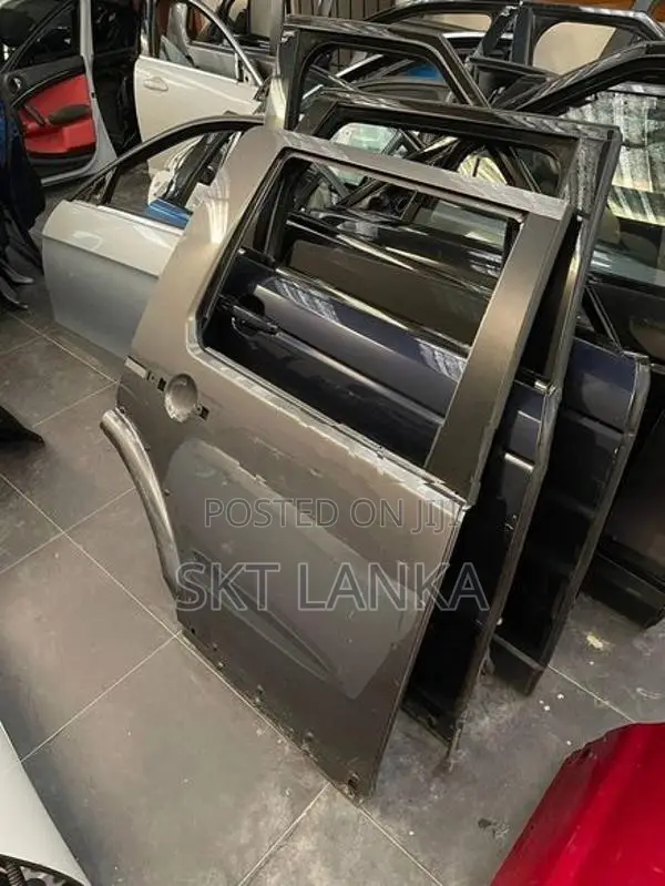 Genuine Discovery 4 HSE 2014 driver rear door VELAR VOGUE SPORT EVOQUE