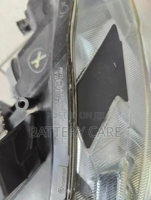 ZE3 RH HEAD LIGHT
