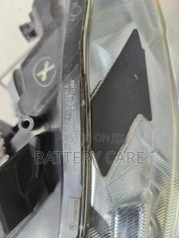 ZE3 RH HEAD LIGHT