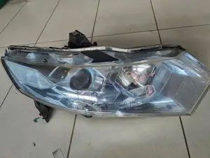 ZE3 RH HEAD LIGHT