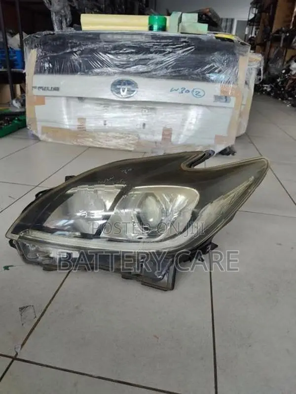 PRIUS GS LH HEAD LIGHT