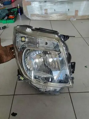 WAGON R 44S FZ RH HEAD LIGHT