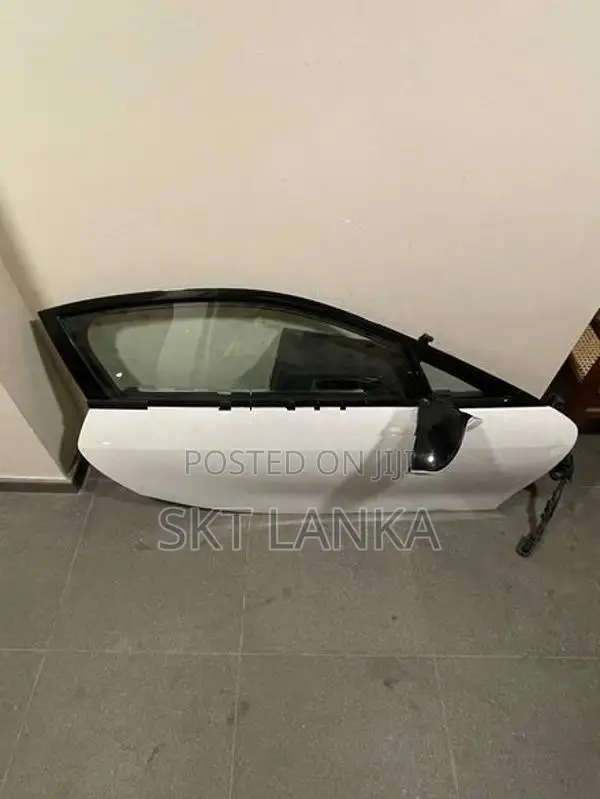 Genuine BMW i8 2018 Driver Door Complete with Side Mirror