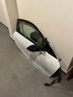 Genuine BMW i8 2018 Driver Door Complete with Side Mirror