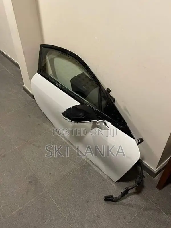 Genuine BMW i8 2018 Driver Door Complete with Side Mirror