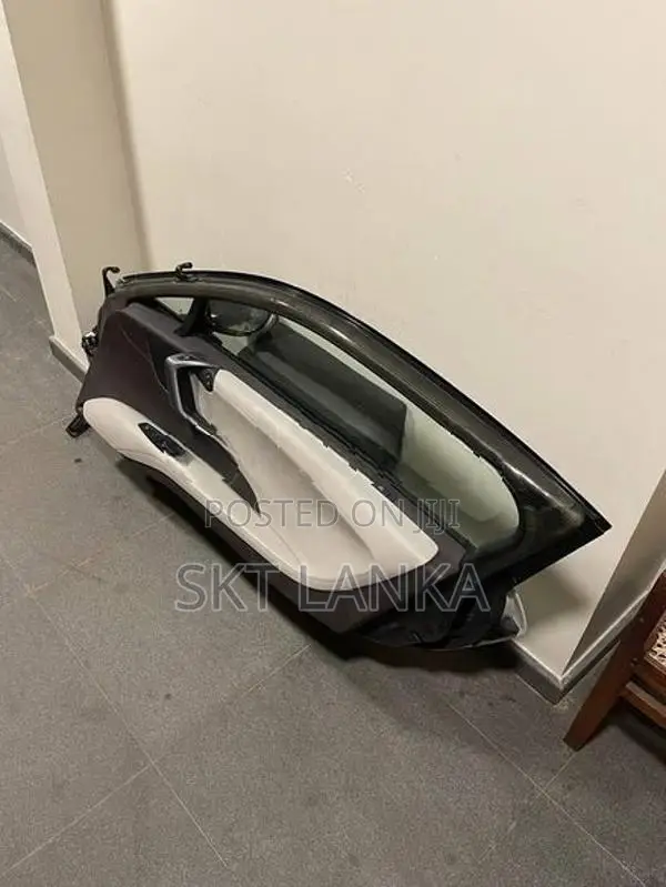 Genuine BMW i8 2018 Driver Door Complete with Side Mirror