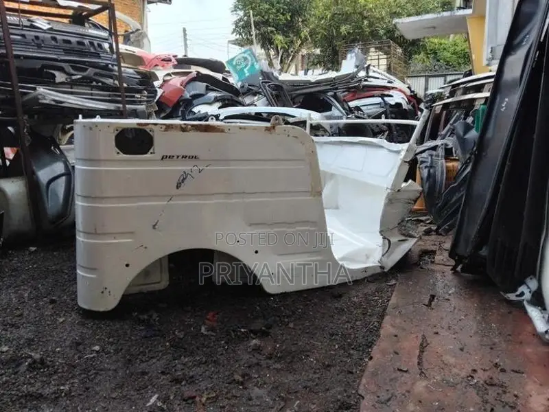 Three Wheel bakki