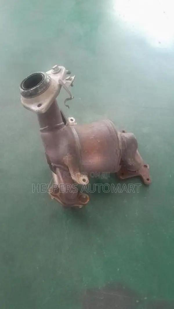 Honda Vezel RU3 Catalytic converter