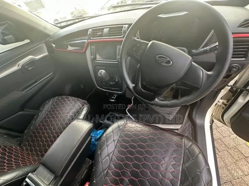 Mahindra KUV 100 NXT 2021