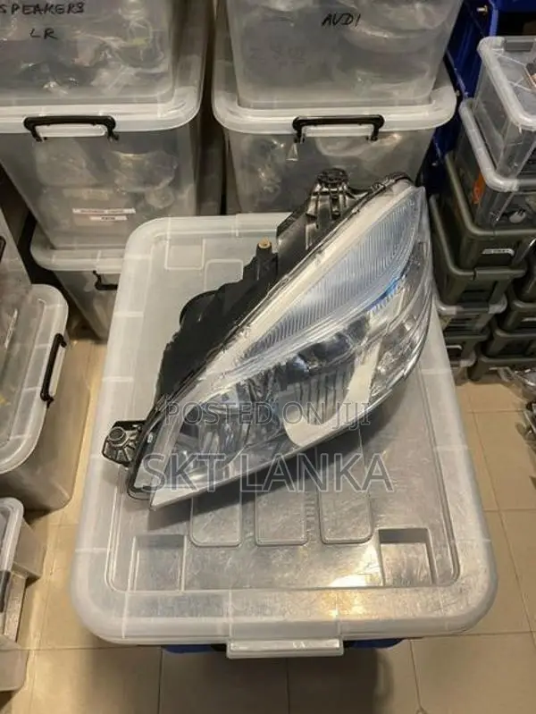 Genuine Mercedes C C180 passenger HALOGEN Headlight W204 2010