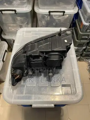 Genuine Mercedes C C180 passenger HALOGEN Headlight W204 2010