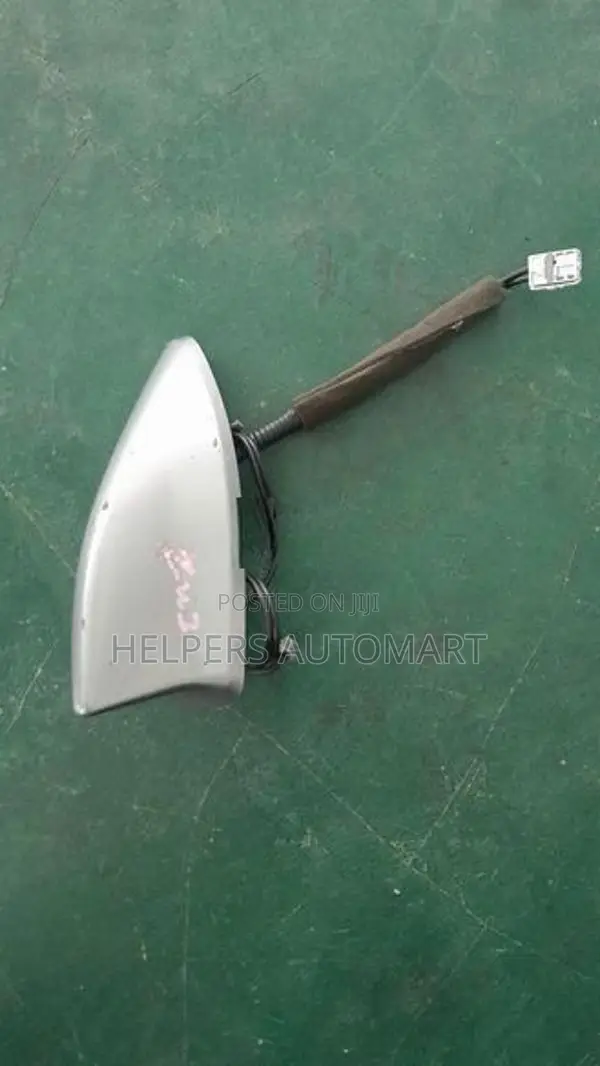 Honda Vezel RU3 Shark Antenna