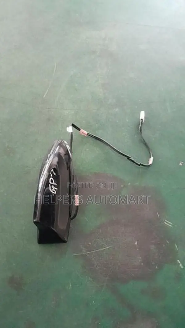 Honda Fit Shuttle GP7 Shark Antenna
