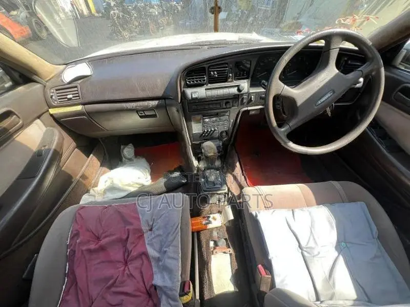 Toyota Mark 2 X80 Cressida Body Parts and Interior