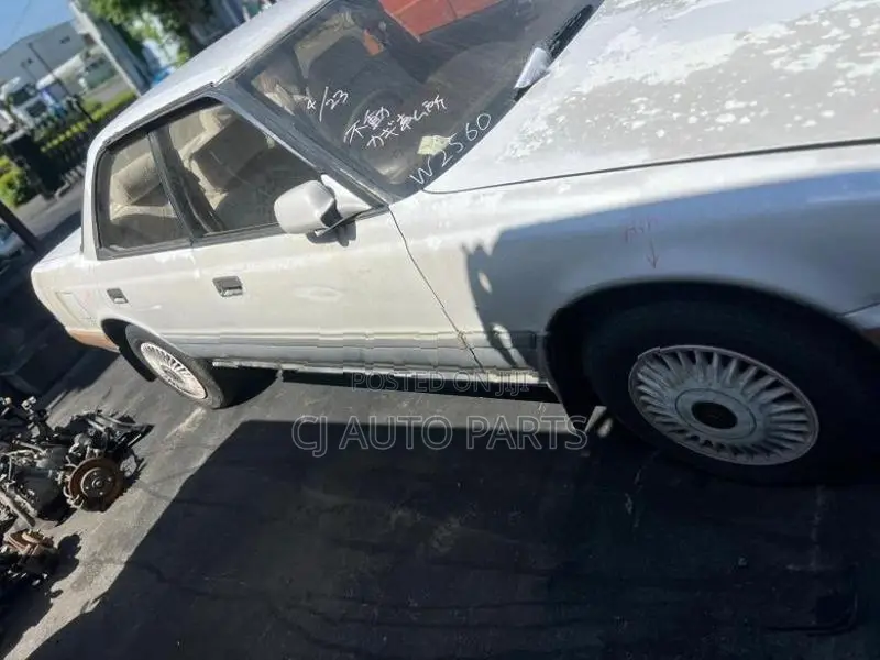 Toyota Mark 2 X80 Cressida Body Parts and Interior