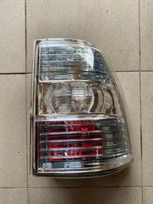 Mitsubishi Montero V98 Tail Light
