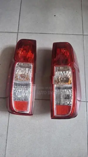 Nissan Navara Tail Light Set